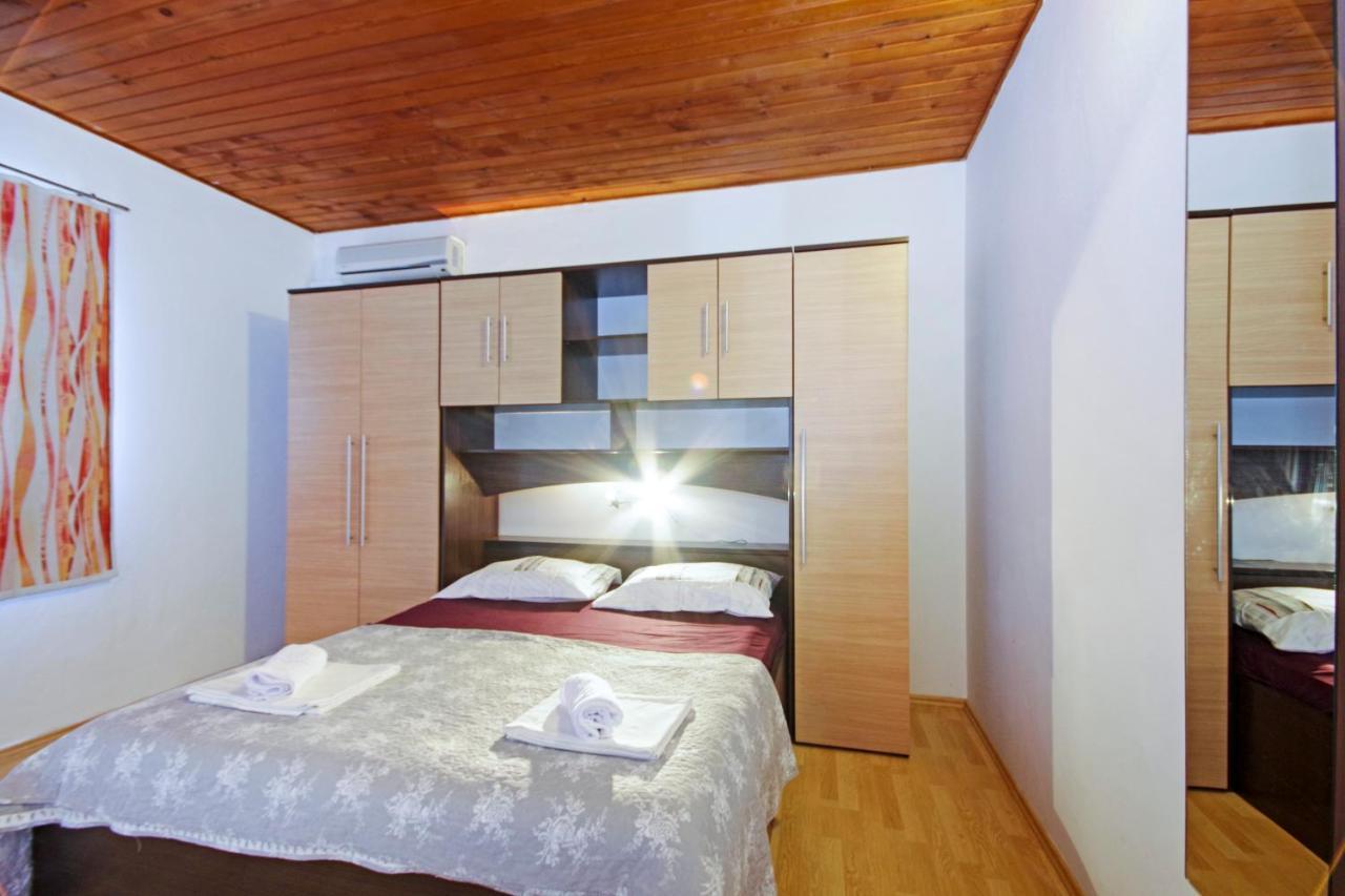 Apartmani Andrija Zivogosce Exterior photo